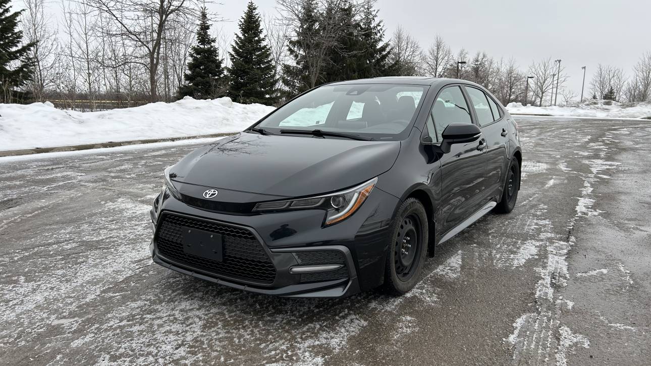 Toyota Corolla SE Manual